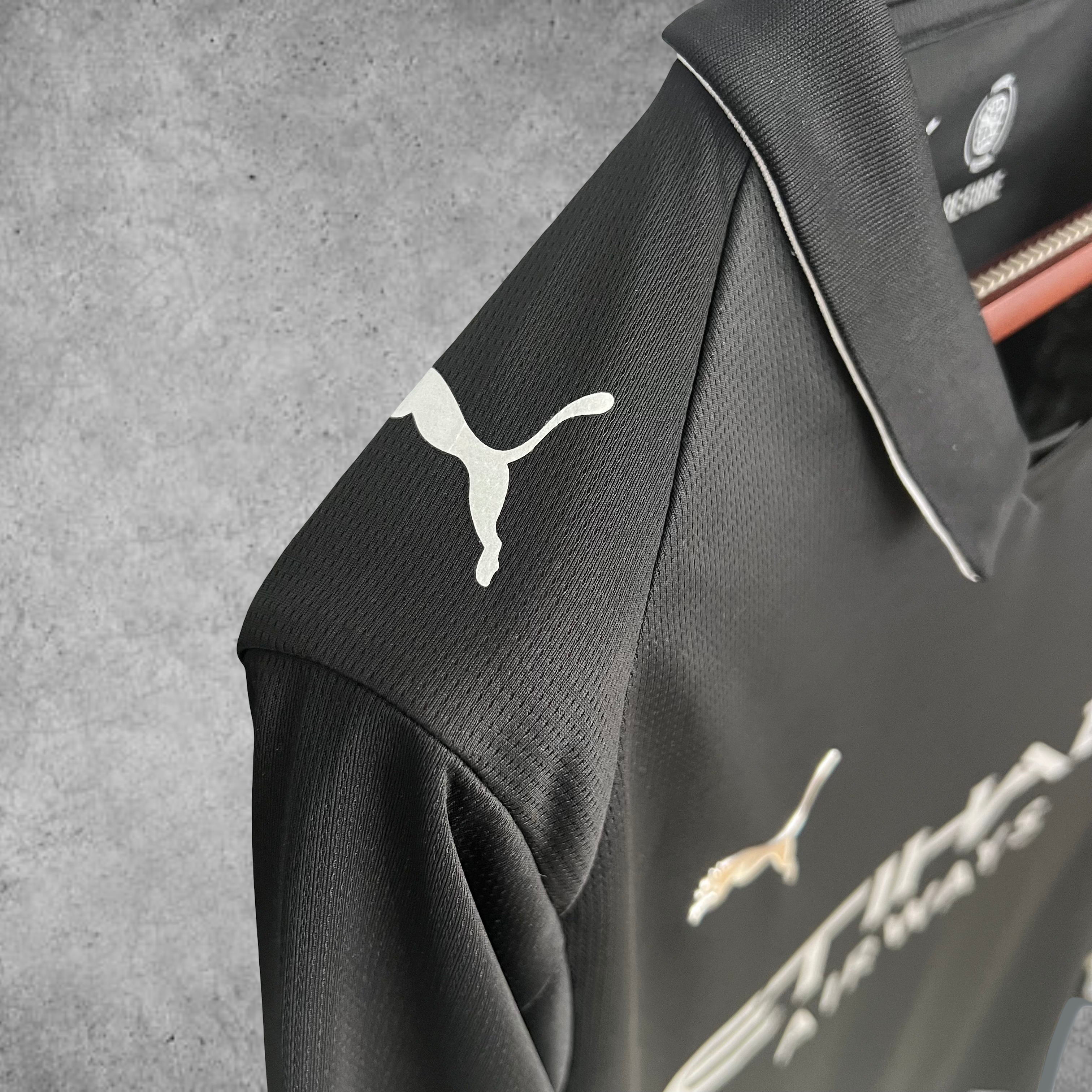 25/16 Manchester City Away Kit